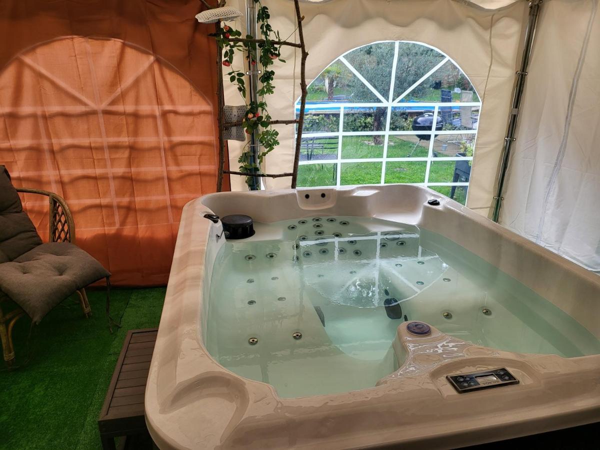 Choisy Le Jacuzzi Bed and Breakfast Eksteriør billede